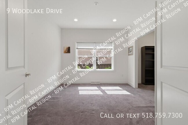 Building Photo - 9 Woodlake Dr