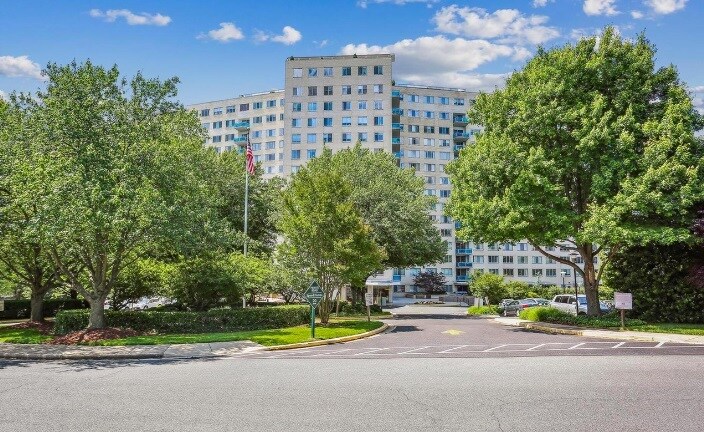 Building Photo - 10500 ROCKVILLE Pike