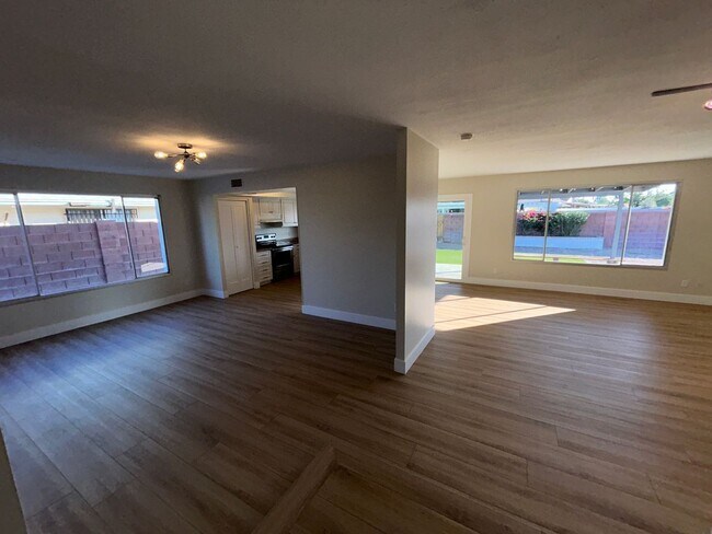 Building Photo - 8601 E Orange Blossom Ln