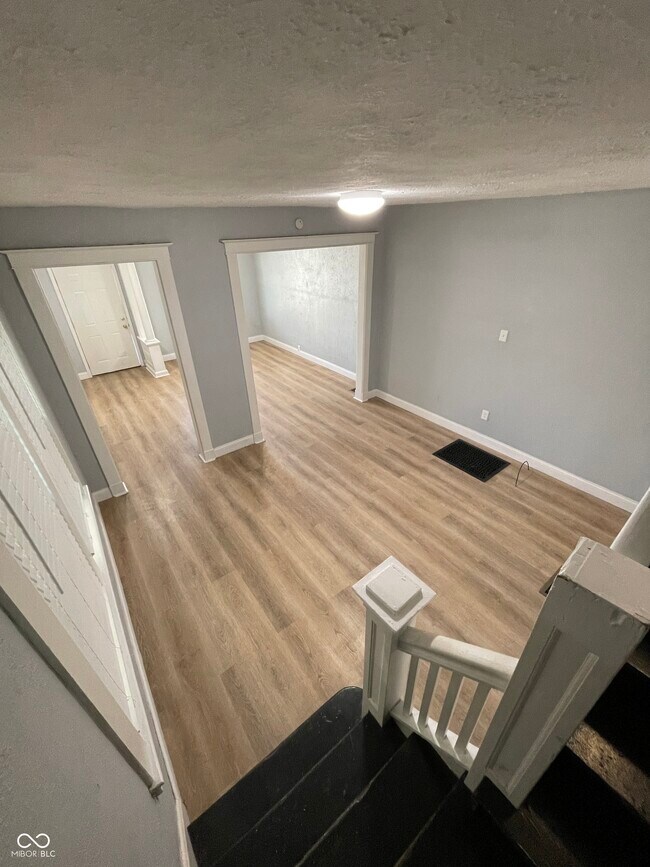 Building Photo - 12 N Randolph St