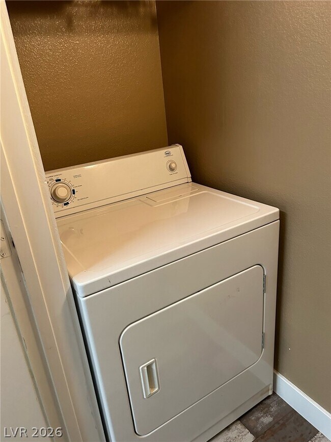 Building Photo - 7255 W Sunset Rd