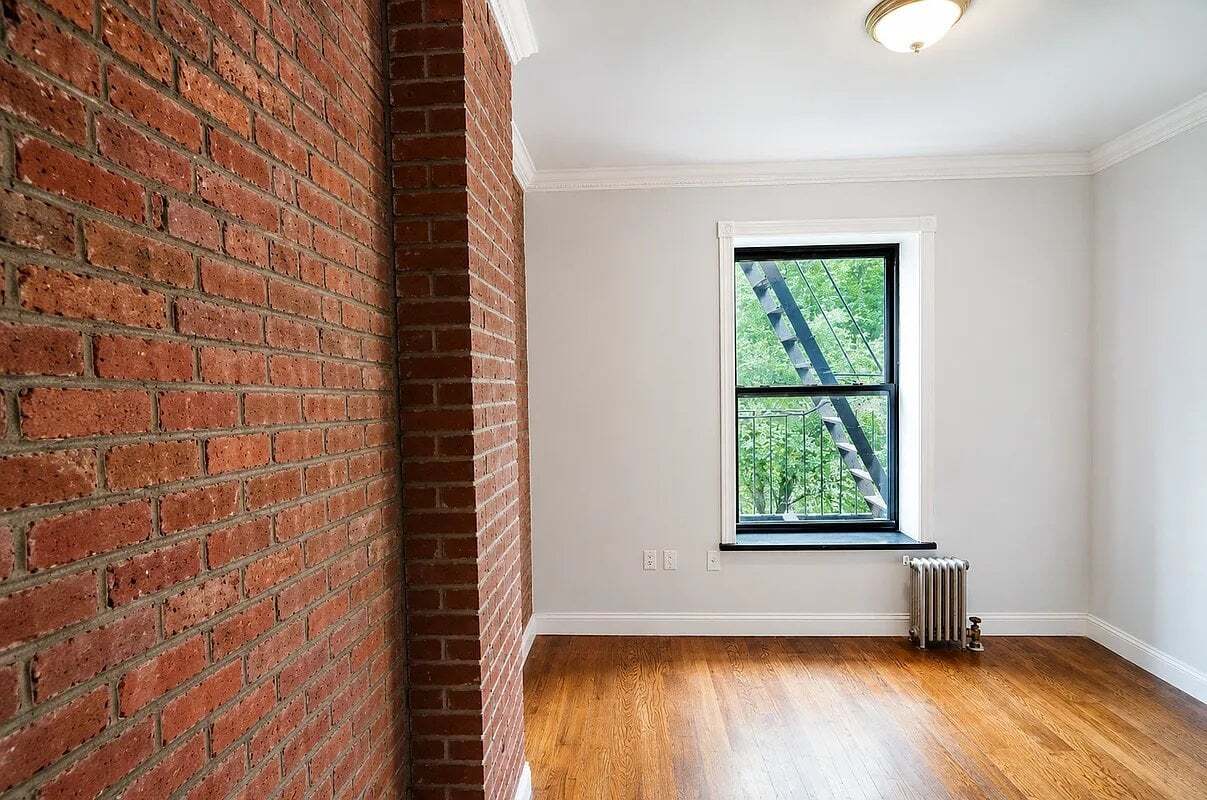 Building Photo - 15 W 103rd St