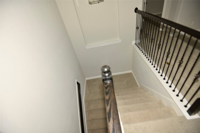 Building Photo - 14615 Birchwood Falls Trail