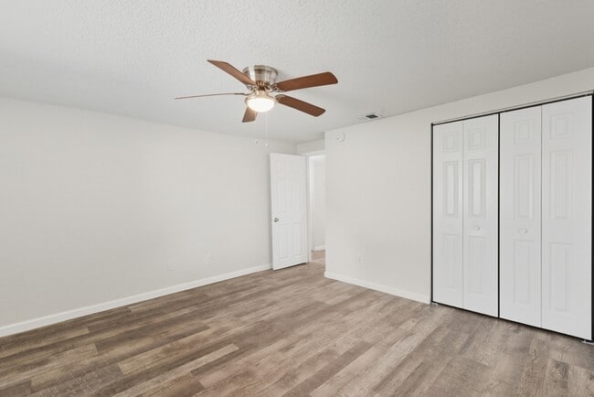 Building Photo - 8524 Dandy Ave