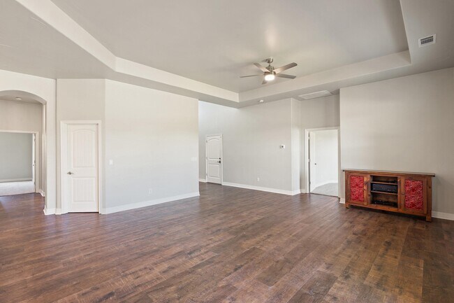 Building Photo - 129 Hi Valley