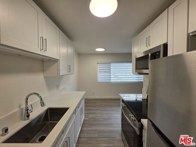 Building Photo - 1433 Brockton Ave