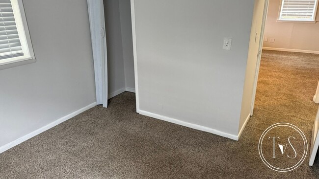 Building Photo - RATE DROP ALERT (was $1880/month)!