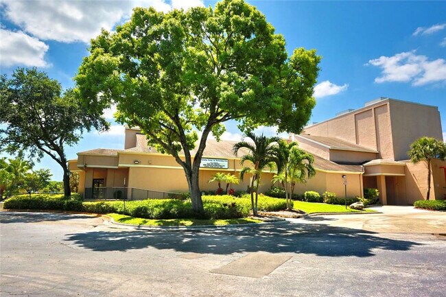 Building Photo - 3559 Cocoplum Cir
