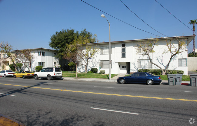 Primary Photo - Chevy Chase Manor