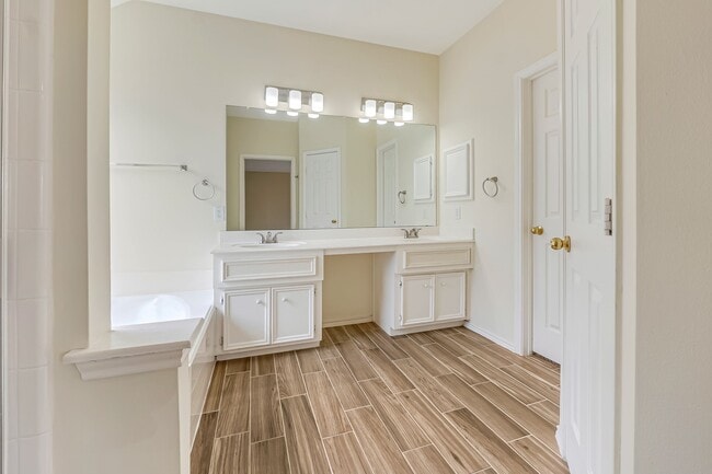 Building Photo - 21930 Bronze Leaf Dr