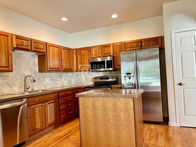 Building Photo - 8512 S Lewis Way