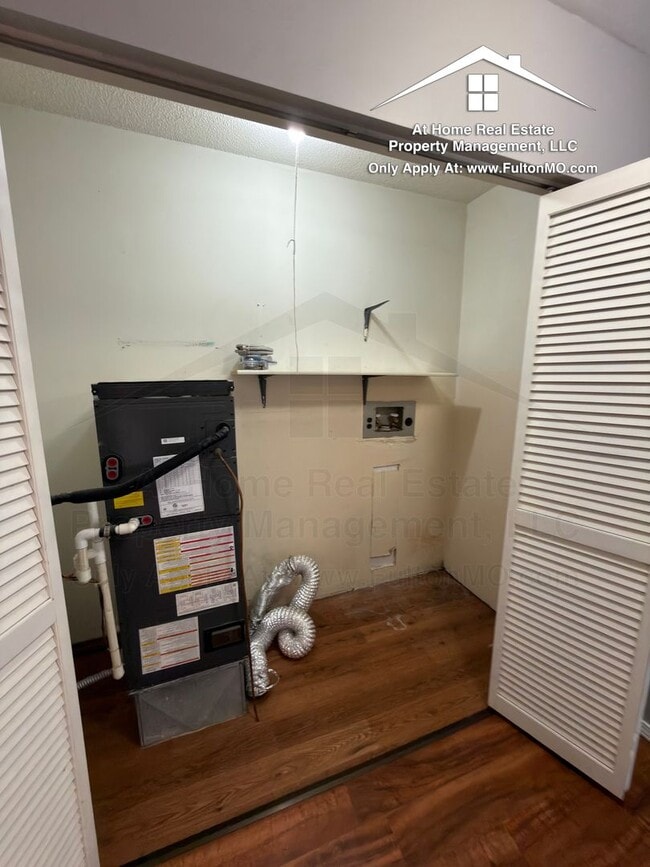 Building Photo - 1904 Springdale Ct