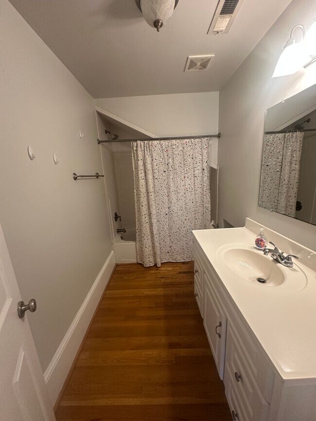 Building Photo - 4508b Park Ave, Nashville TN 37209 *Leasin...