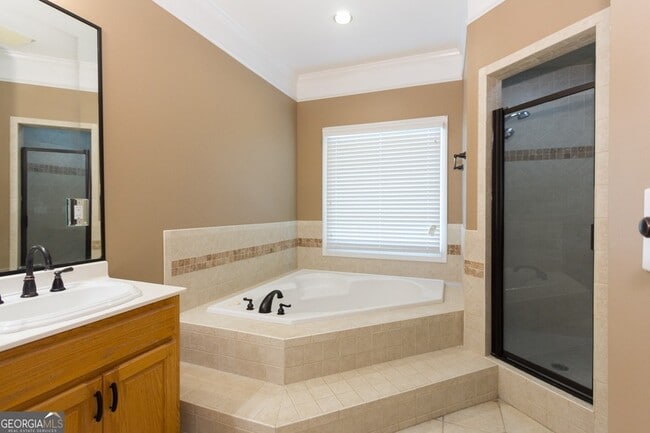 Building Photo - 5166 Wheeler Dr