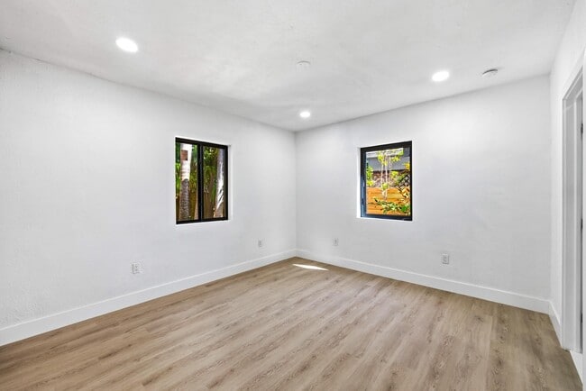 Building Photo - 751 NE 80th St