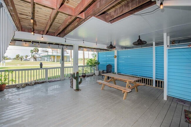 Building Photo - 103 Jean Lafitte Cove
