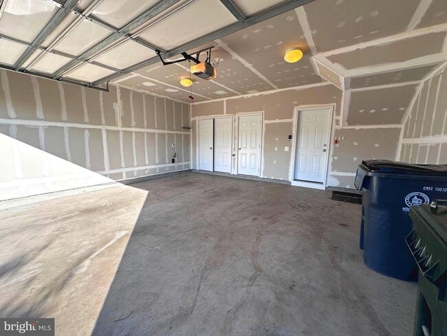 Building Photo - 8862 Orchard Ln
