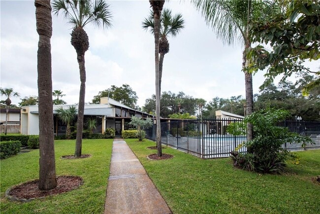 Building Photo - 3321 Farragut St