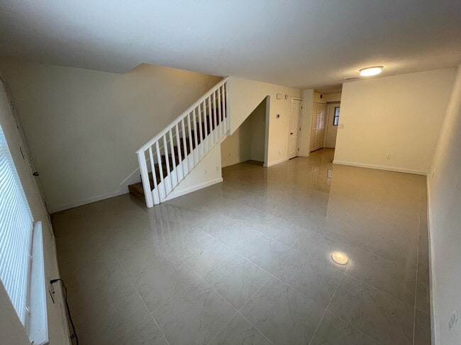 Building Photo - 1231 SW 61st Terrace