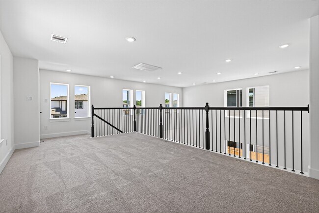 Building Photo - 702 Sonfield Dr