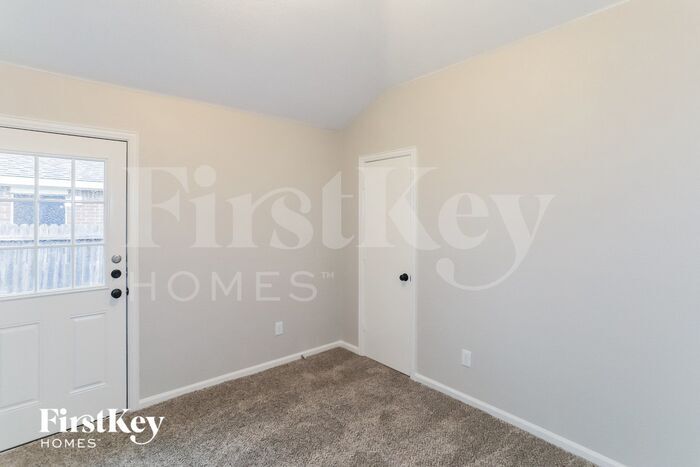 Building Photo - 1026 Palomino Dr