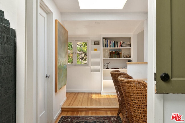 Building Photo - 913 Fernwood Pacific Dr