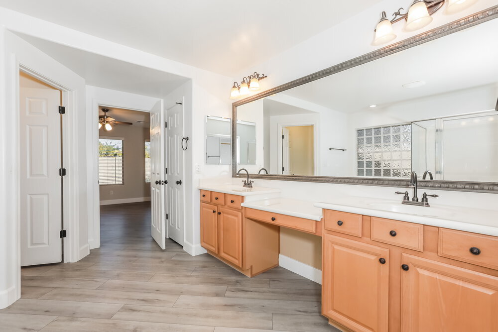 Building Photo - 1846 W Half Moon Cir