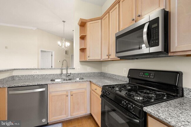 Building Photo - 3840 Lightfoot St