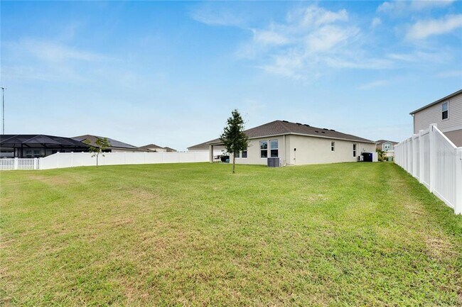 Building Photo - 12696 Tannencrest Dr