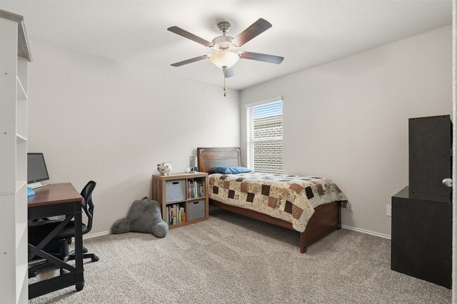 Building Photo - 11016 33rd Ave N