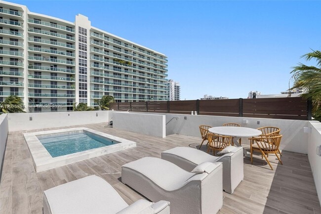 Building Photo - Bay Road, Miami Beach, FL 33139 - 3 BR 3.5 BA townhouse