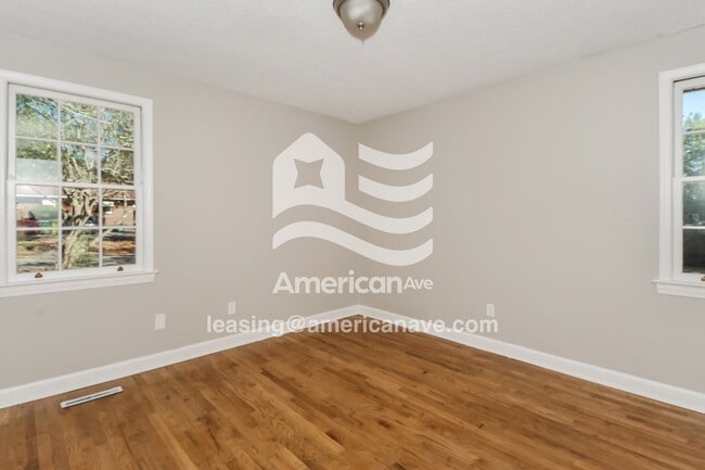 Building Photo - 1827 Beckley Dr