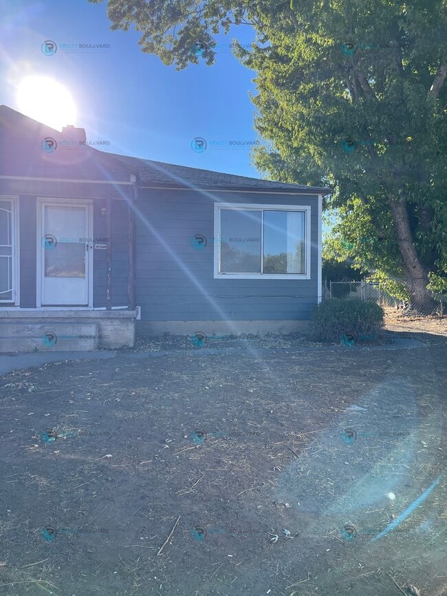 Building Photo - 90 Arden Cir