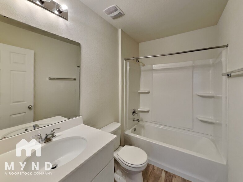 Building Photo - 113 Kildeer Pass