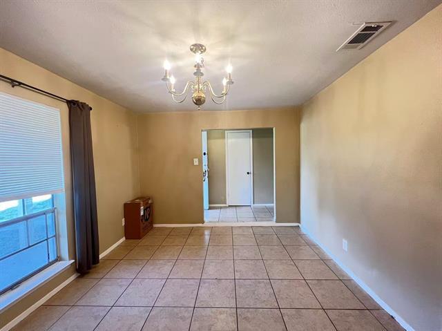 Building Photo - 1105 Spring Lake Dr