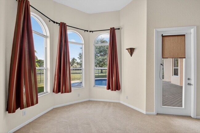 Building Photo - 6068 Pond Bluff Ct