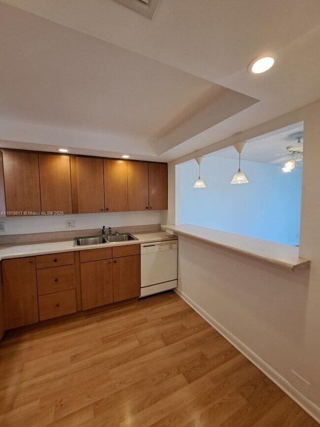 Building Photo - 500 Executive Center Dr