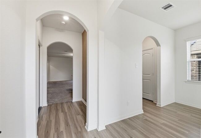 Building Photo - 11023 Hillside Creek Dr