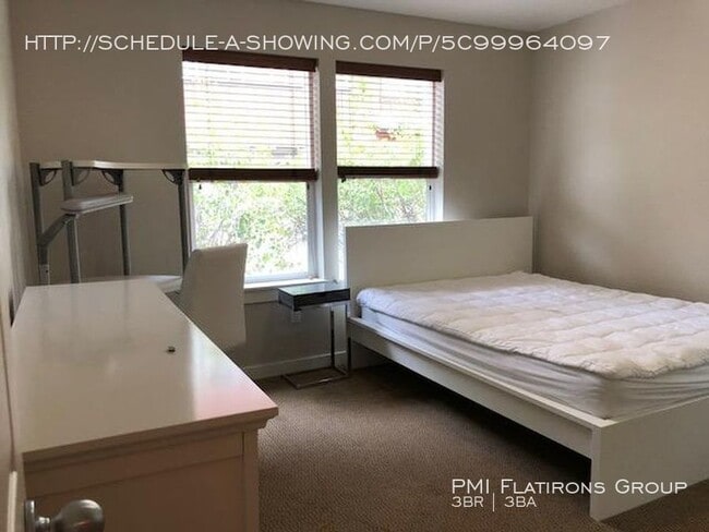 Building Photo - Spacious Indian Peaks Townhouse Close to L...