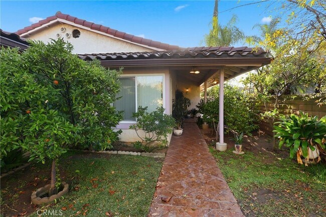 Building Photo - 2142 Iron Club Dr