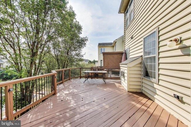 Building Photo - 22514 Airmont Woods Terrace
