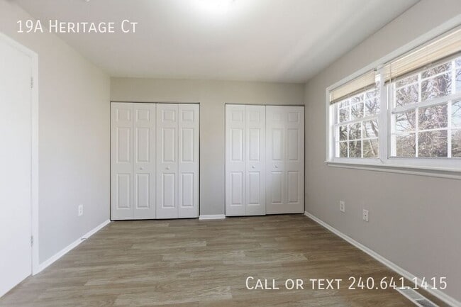 Building Photo - 19a Heritage Ct