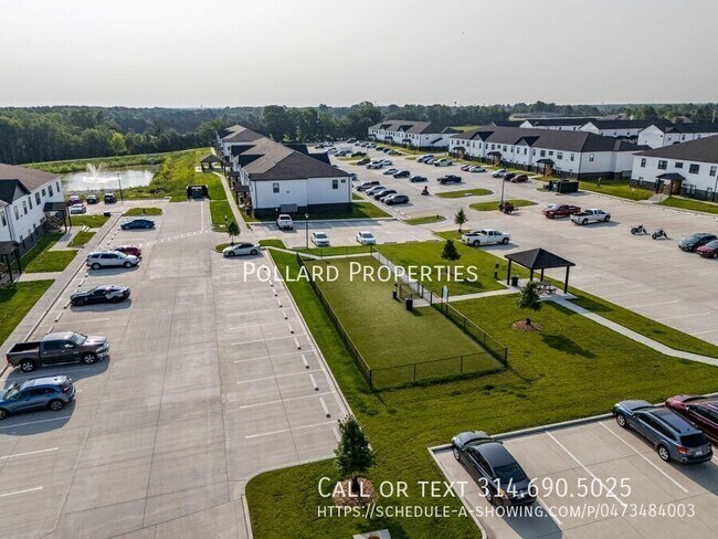 Building Photo - 810 Parkview Dr