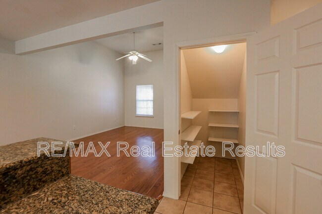 Building Photo - 3600 SW Deerfield Blvd
