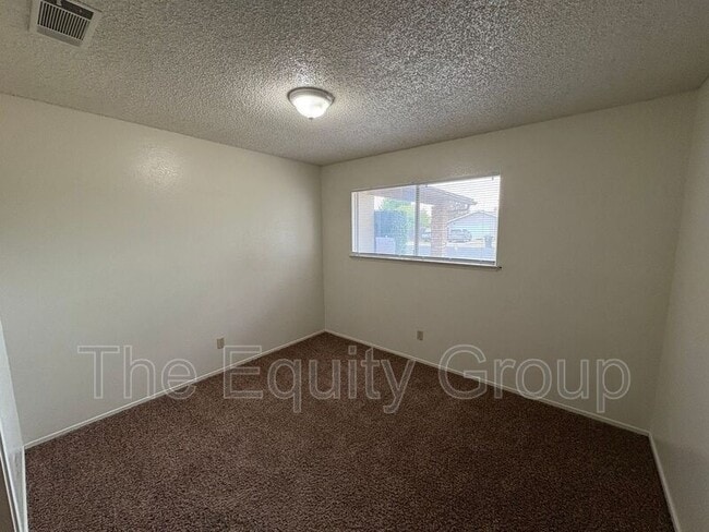 Building Photo - 2516 S Memory St