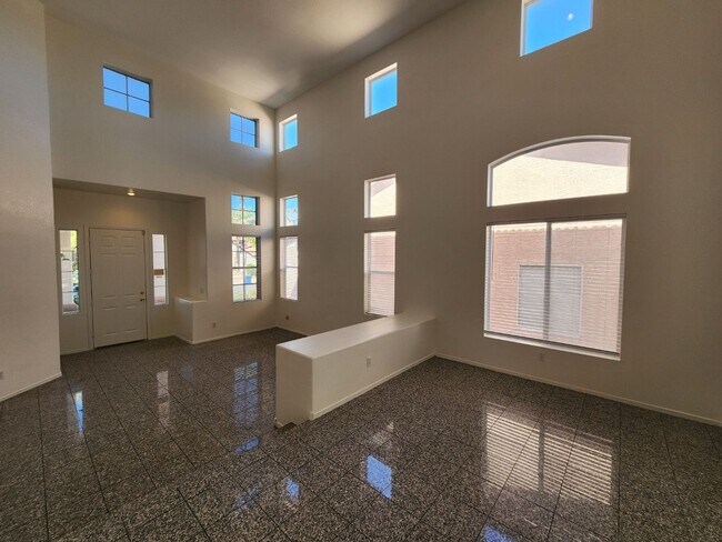 Building Photo - Stunning Five Bedroom home in Shadow Hills.