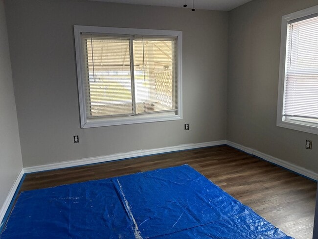 Building Photo - Nice Southside Find