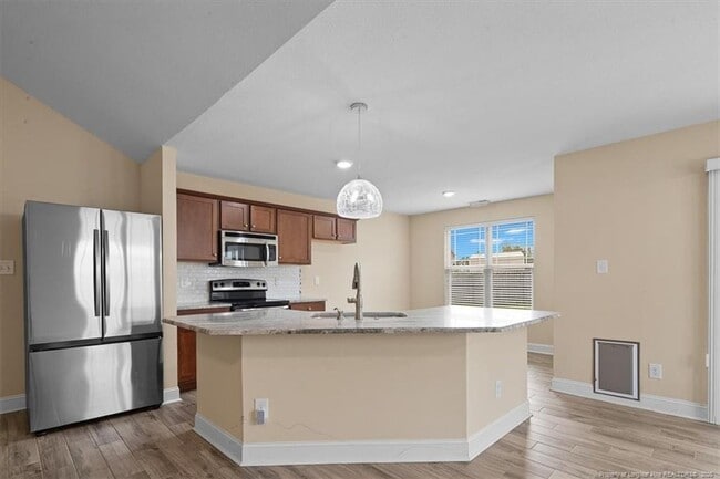 Building Photo - 2108 Heathcote Dr