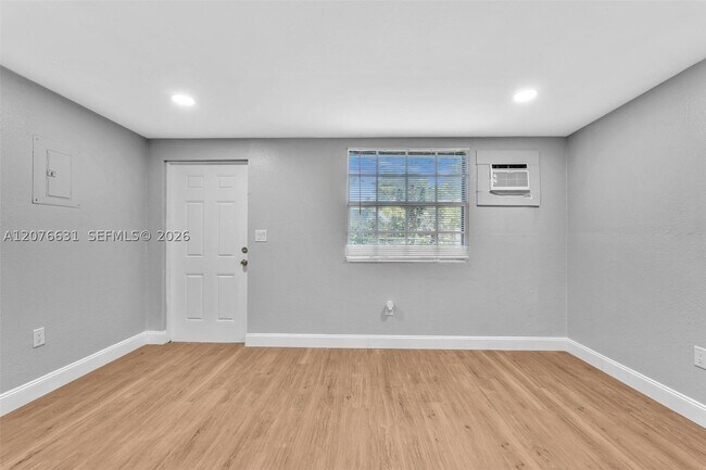 Building Photo - 163 NW 40th St