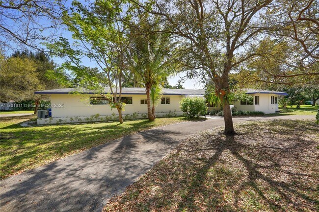Building Photo - 12501 Moss Ranch Rd
